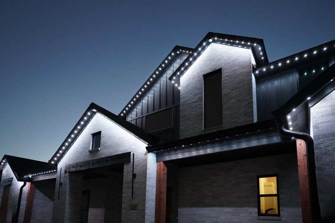 Oelo Permanent Lights: Spotlights and Security Lighting in One